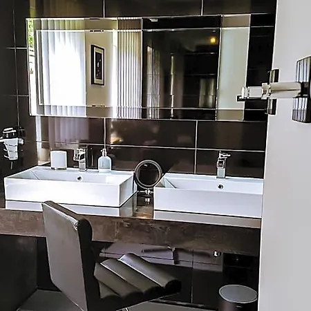 Apart Otel Wohlfuehl 4*